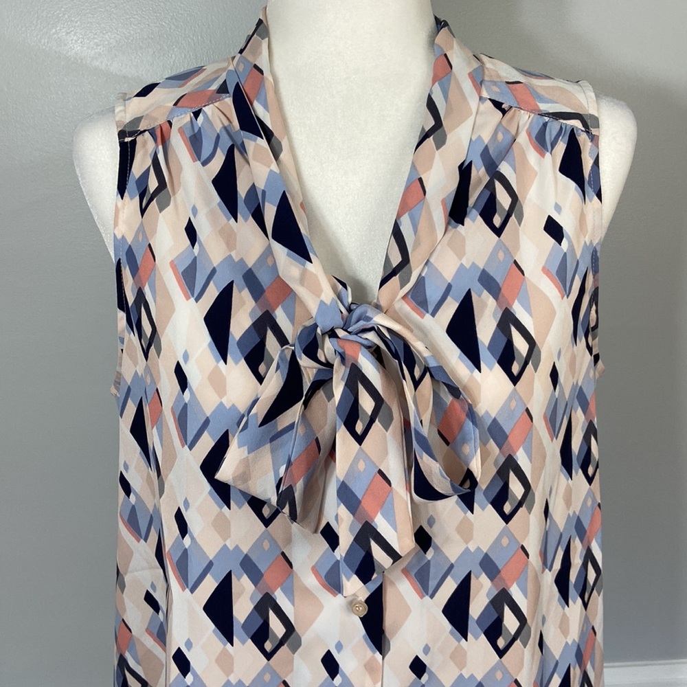 Rachel Zoe Sleeveless Button Front Tie Neck Printed Blouse